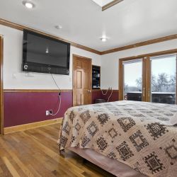 56-8280-Queen-St-Bed-2F.jpg