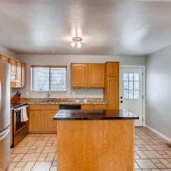 2440_E_98th_Ave_Thornton_CO-large-010-28-Kitchen-1500x1000-72dpi