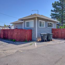 10_5723_Zephyr_Street.jpg