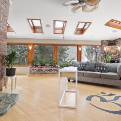 39-8280-Queen-St-Sitting-Room-1C.jpg