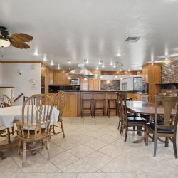 27-8280-Queen-St-Dining-Room-2.jpg