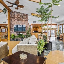 10-8280-Queen-St-Living-Room-4.jpg