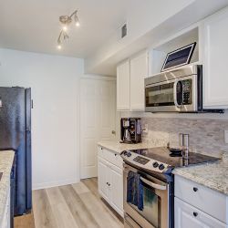 12_9906_Oragewood_Dr.jpg