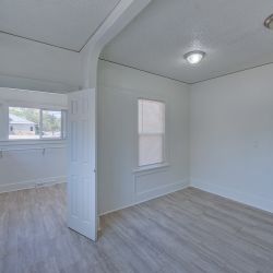 28_5723_Zephyr_Street.jpg